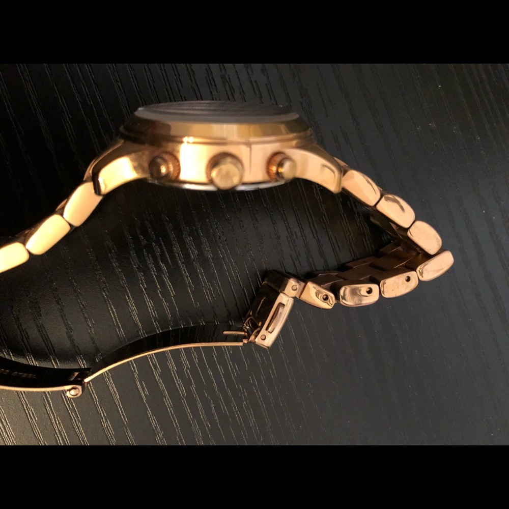Michael Kors rose gold watch - Picture 4 of 7